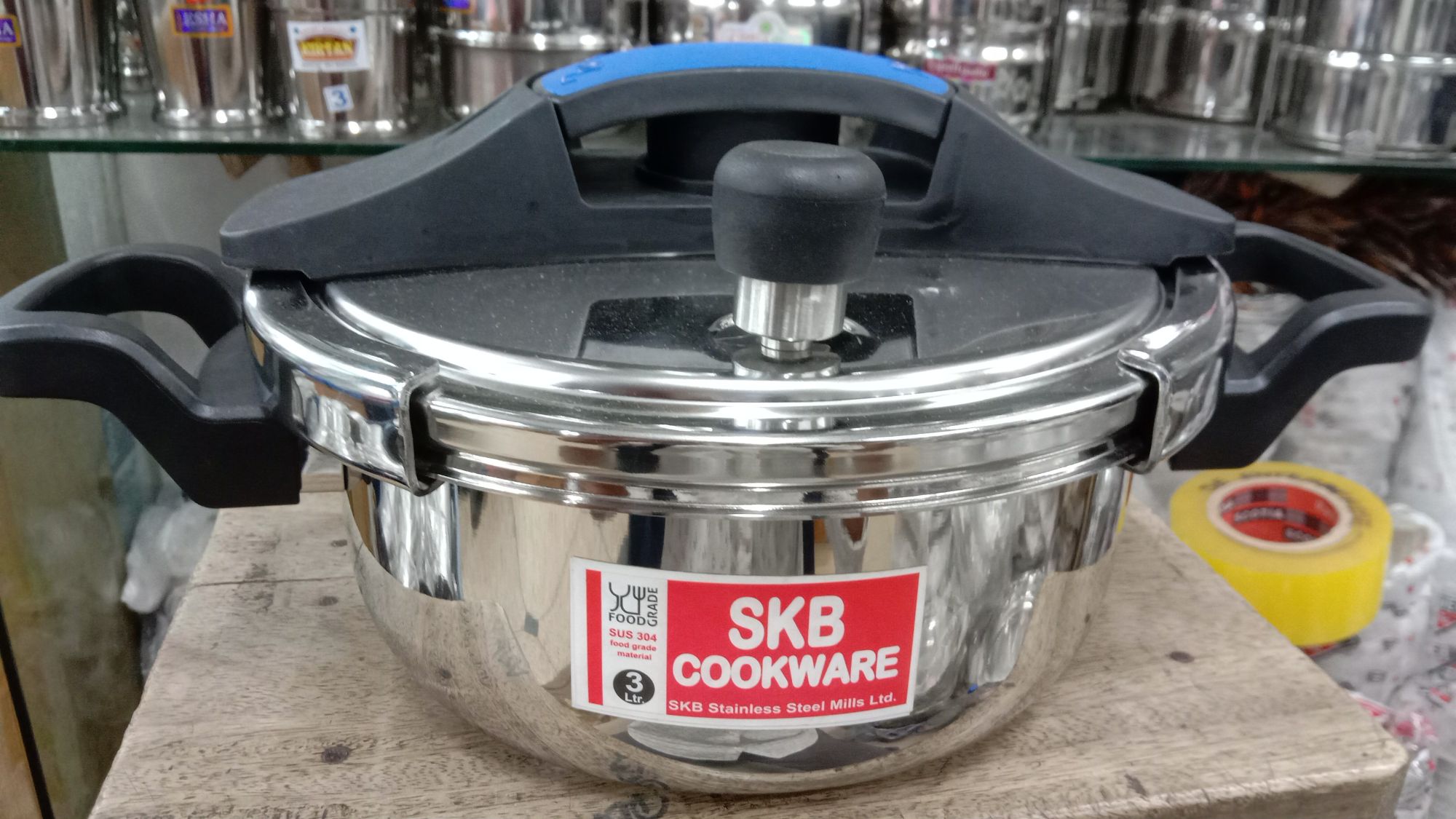 SKB sus304 food-grade stainless steel "3Ply Pressure Cooker" Long Handle